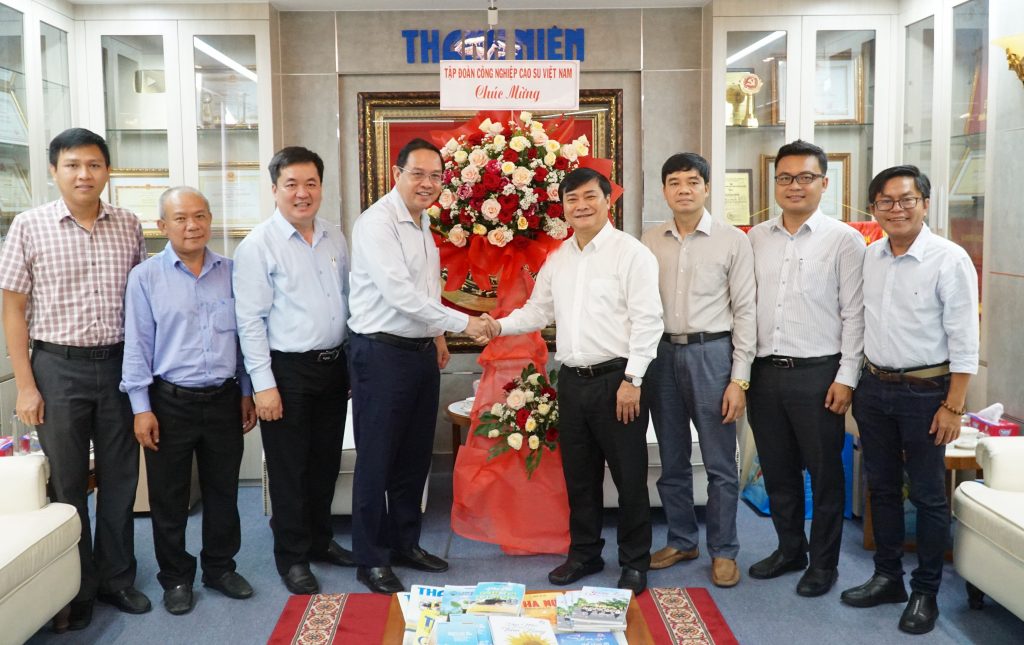 VRG thăm, chúc mừng các cơ quan báo chí dịp 21/6